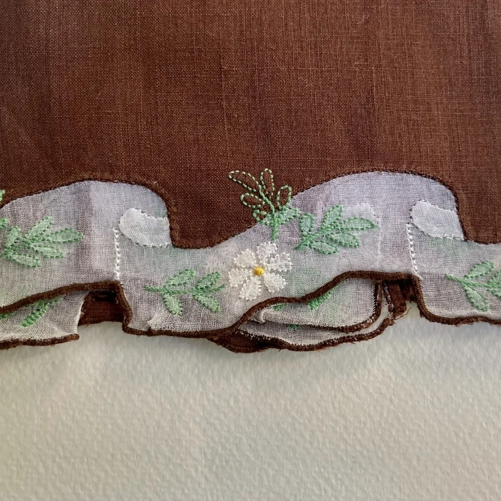 Set of 2 Scalloped Cocoa & White Floral Embroidered Linen Tea Towels